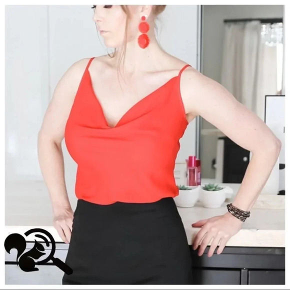 Red adjustable strap tank - Picture 8 of 9